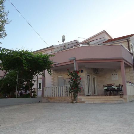 Vila Emilija โตรกีร์ ภายนอก รูปภาพ