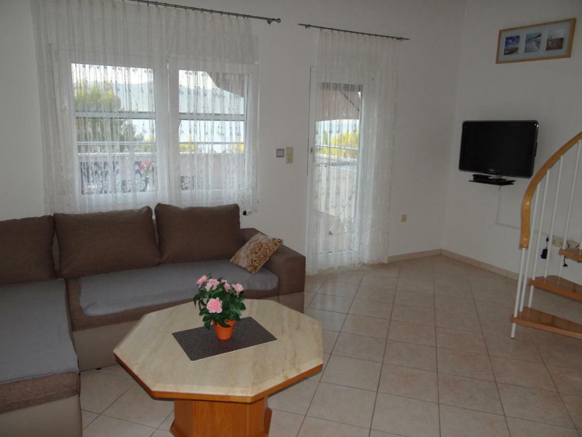 Vila Emilija โตรกีร์ ภายนอก รูปภาพ